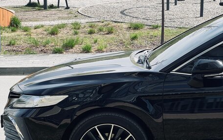 Toyota Camry, 2021 год, 3 950 000 рублей, 4 фотография