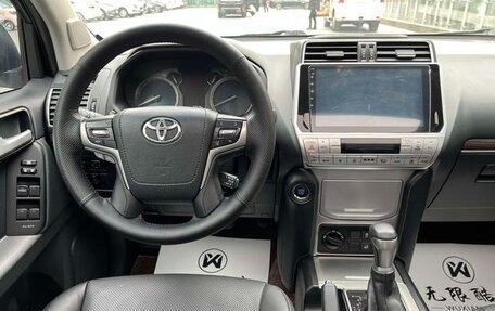 Toyota Land Cruiser Prado 150 рестайлинг 2, 2020 год, 5 970 999 рублей, 9 фотография