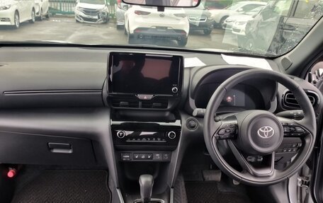 Toyota Yaris Cross, 2024 год, 2 180 000 рублей, 8 фотография