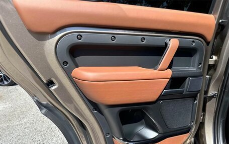 Land Rover Defender II, 2025 год, 27 900 000 рублей, 17 фотография