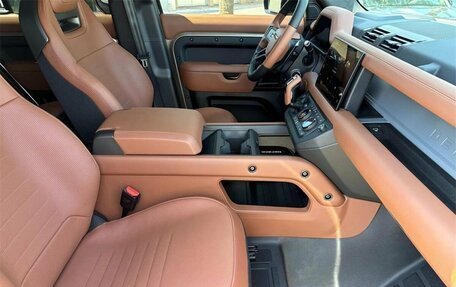 Land Rover Defender II, 2025 год, 27 900 000 рублей, 20 фотография