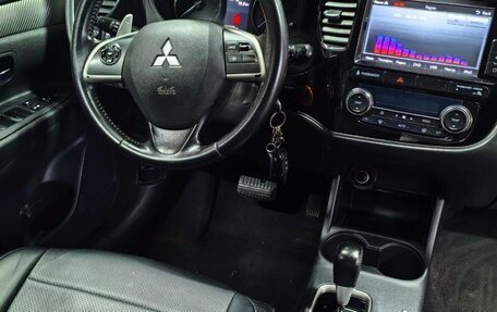 Mitsubishi Outlander III рестайлинг 3, 2012 год, 1 310 000 рублей, 6 фотография