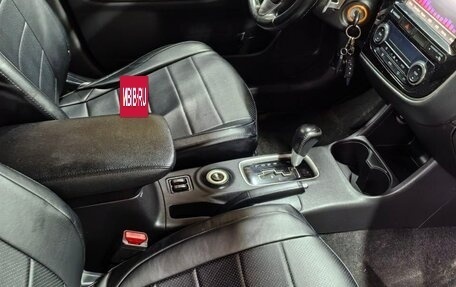 Mitsubishi Outlander III рестайлинг 3, 2012 год, 1 310 000 рублей, 8 фотография