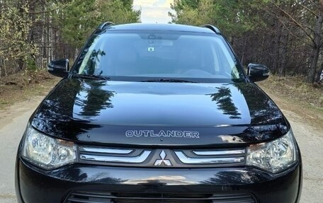 Mitsubishi Outlander III рестайлинг 3, 2012 год, 1 310 000 рублей, 2 фотография