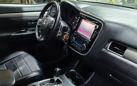 Mitsubishi Outlander III рестайлинг 3, 2012 год, 1 310 000 рублей, 13 фотография