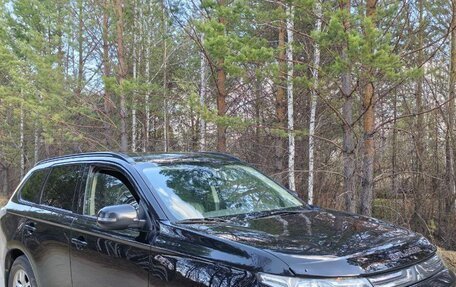Mitsubishi Outlander III рестайлинг 3, 2012 год, 1 310 000 рублей, 22 фотография