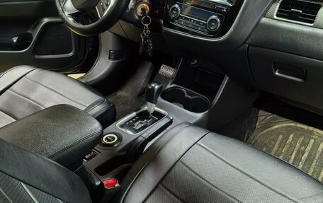 Mitsubishi Outlander III рестайлинг 3, 2012 год, 1 310 000 рублей, 17 фотография