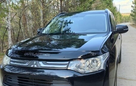Mitsubishi Outlander III рестайлинг 3, 2012 год, 1 310 000 рублей, 20 фотография