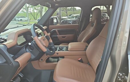 Land Rover Defender II, 2025 год, 29 000 000 рублей, 13 фотография