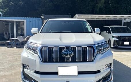 Toyota Land Cruiser Prado 150 рестайлинг 2, 2021 год, 3 740 000 рублей, 2 фотография