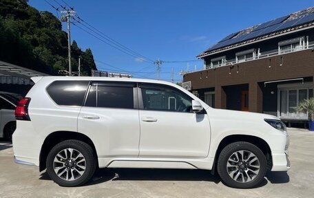 Toyota Land Cruiser Prado 150 рестайлинг 2, 2021 год, 3 740 000 рублей, 8 фотография
