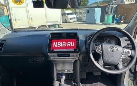 Toyota Land Cruiser Prado 150 рестайлинг 2, 2021 год, 3 740 000 рублей, 9 фотография
