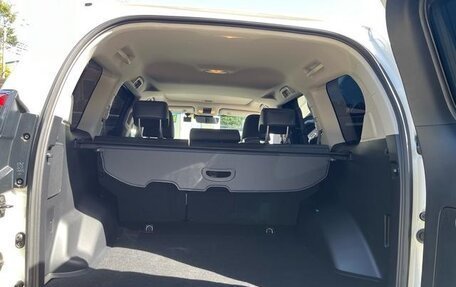 Toyota Land Cruiser Prado 150 рестайлинг 2, 2021 год, 3 740 000 рублей, 24 фотография