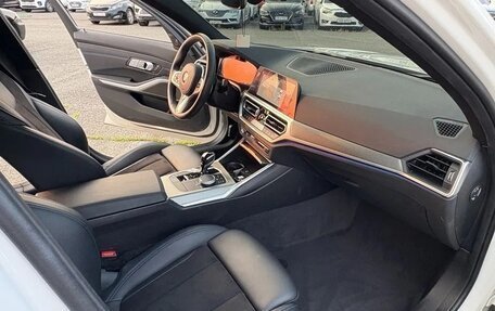 BMW 3 серия, 2020 год, 2 990 000 рублей, 10 фотография