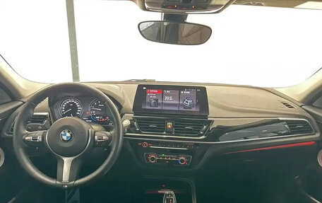 BMW 1 серия, 2023 год, 2 430 999 рублей, 7 фотография