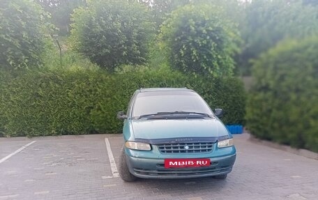 Plymouth Voyager III, 1997 год, 378 000 рублей, 3 фотография