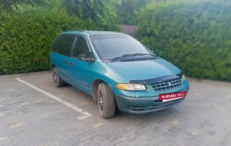 Plymouth Voyager III, 1997 год, 378 000 рублей, 2 фотография