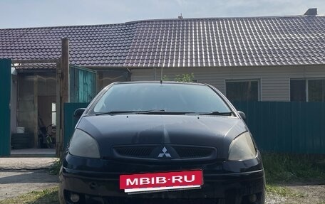 Mitsubishi Colt VI рестайлинг, 2002 год, 320 000 рублей, 2 фотография
