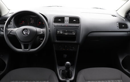 Volkswagen Polo VI (EU Market), 2017 год, 989 000 рублей, 8 фотография