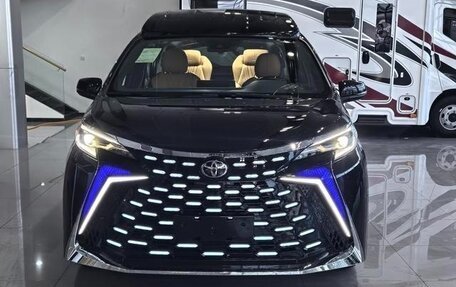 Toyota Granvia, 2025 год, 6 962 000 рублей, 1 фотография