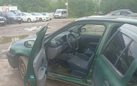 Renault Clio III, 2001 год, 169 000 рублей, 4 фотография