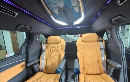 Toyota Granvia, 2025 год, 6 962 000 рублей, 7 фотография