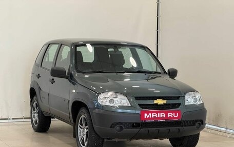 Chevrolet Niva I рестайлинг, 2018 год, 645 000 рублей, 2 фотография