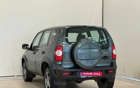 Chevrolet Niva I рестайлинг, 2018 год, 645 000 рублей, 7 фотография