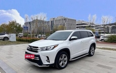Toyota Highlander III, 2021 год, 3 270 000 рублей, 1 фотография