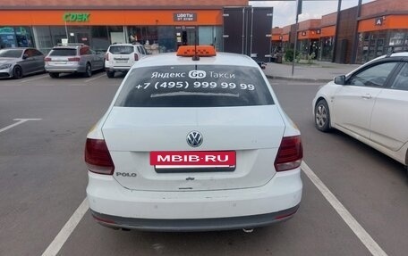 Volkswagen Polo VI (EU Market), 2018 год, 600 000 рублей, 2 фотография