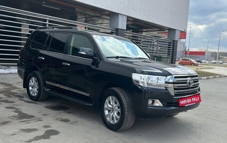 Toyota Land Cruiser 200, 2015 год, 5 250 000 рублей, 2 фотография