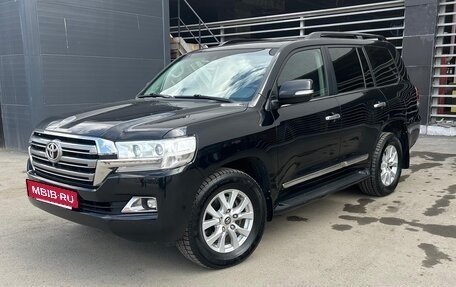 Toyota Land Cruiser 200, 2015 год, 5 250 000 рублей, 3 фотография