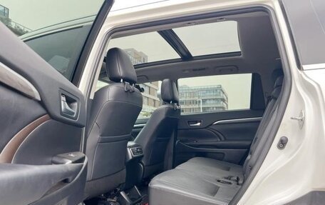 Toyota Highlander III, 2021 год, 3 270 000 рублей, 14 фотография