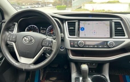 Toyota Highlander III, 2021 год, 3 270 000 рублей, 17 фотография