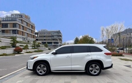 Toyota Highlander III, 2021 год, 3 270 000 рублей, 18 фотография