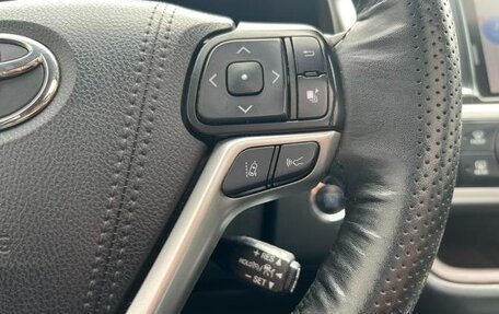 Toyota Highlander III, 2021 год, 3 270 000 рублей, 12 фотография