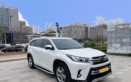 Toyota Highlander III, 2021 год, 3 270 000 рублей, 15 фотография