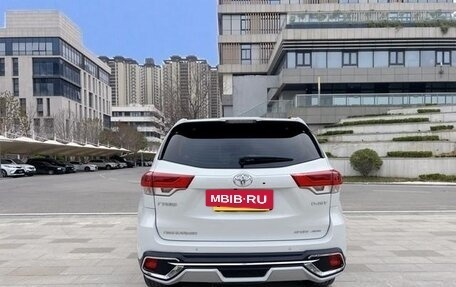 Toyota Highlander III, 2021 год, 3 270 000 рублей, 22 фотография