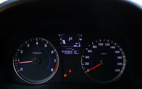 Hyundai Solaris II рестайлинг, 2011 год, 19 фотография