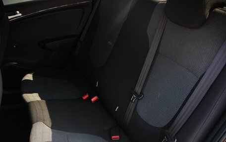 Hyundai Solaris II рестайлинг, 2011 год, 16 фотография