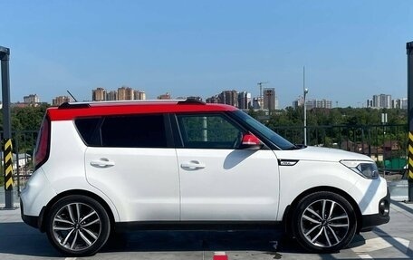 KIA Soul II рестайлинг, 2017 год, 1 349 000 рублей, 6 фотография