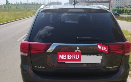 Mitsubishi Outlander III рестайлинг 3, 2015 год, 1 100 000 рублей, 4 фотография