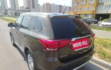 Mitsubishi Outlander III рестайлинг 3, 2015 год, 1 100 000 рублей, 8 фотография