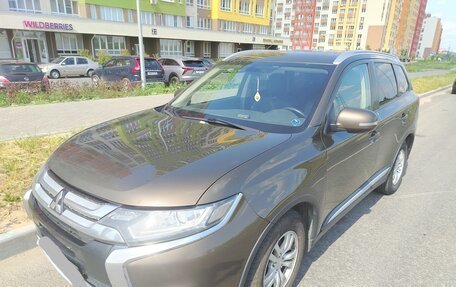 Mitsubishi Outlander III рестайлинг 3, 2015 год, 1 100 000 рублей, 9 фотография