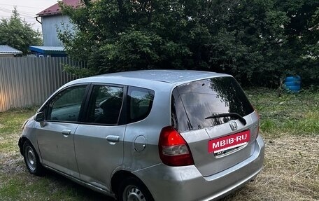 Honda Fit III, 2002 год, 155 000 рублей, 3 фотография