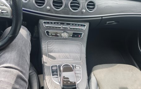 Mercedes-Benz E-Класс, 2019 год, 3 500 000 рублей, 12 фотография