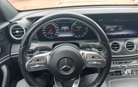 Mercedes-Benz E-Класс, 2019 год, 3 500 000 рублей, 13 фотография