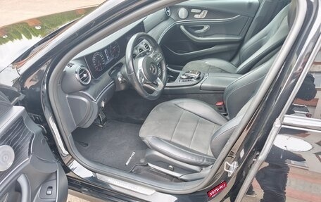 Mercedes-Benz E-Класс, 2019 год, 3 500 000 рублей, 10 фотография