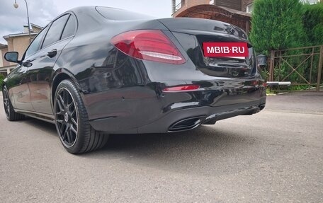 Mercedes-Benz E-Класс, 2019 год, 3 500 000 рублей, 15 фотография