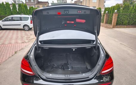 Mercedes-Benz E-Класс, 2019 год, 3 500 000 рублей, 31 фотография
